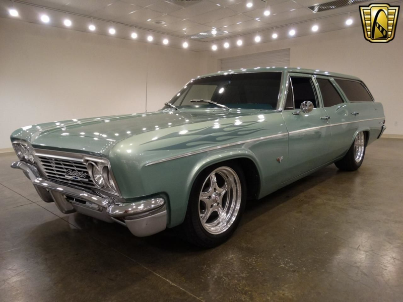 Illustration for article titled I'm An Old Guy Who Needs A Classic Cool Car For $30,000! What Car Should I Buy?